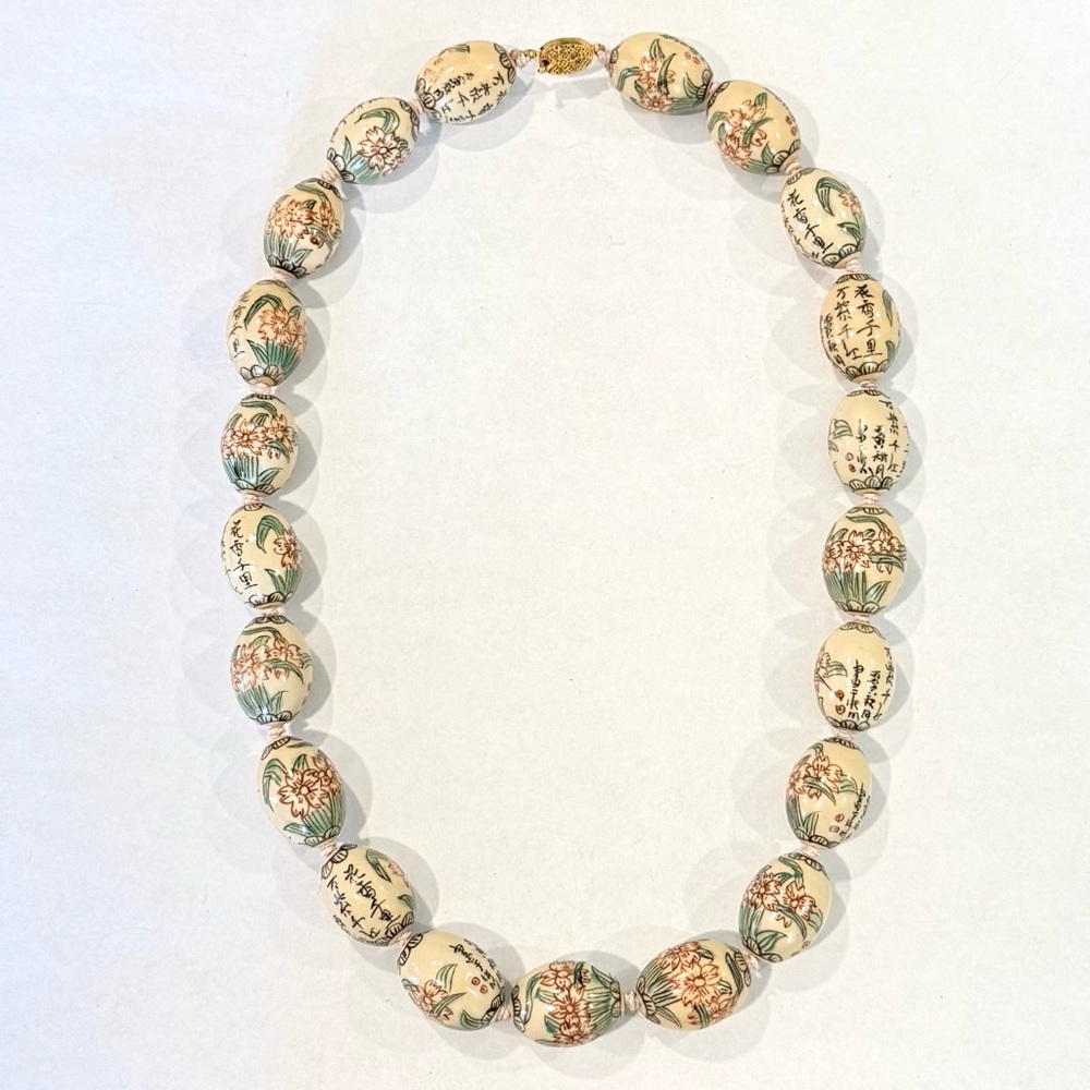 Vintage Floral Hand Painted Knotted Chinese Porcelain Shou Large Beaded Necklace